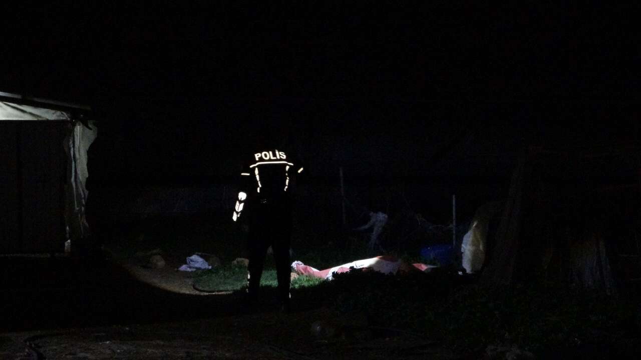 25 yaşındaki sera işçisi kadın silahla vurulmuş halde bulundu 6